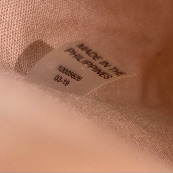 Authentic Limited Edition Tory Burch Brooke Tote “Pink Salt” 12”x 12” + Dust Bag - Picture 3 of 16